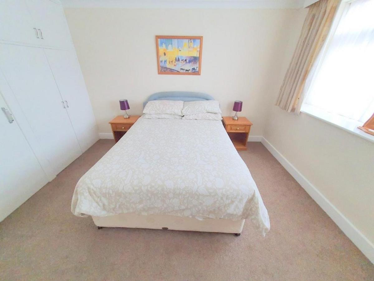 Wentworth Apartment With 2 Bedrooms, Superfast Wi-Fi And Parking Sittingbourne Exterior foto