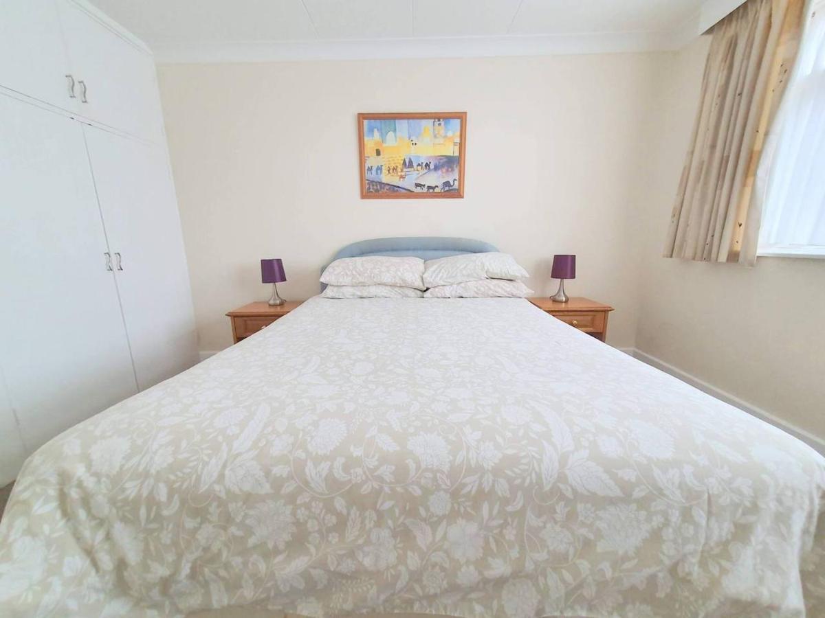 Wentworth Apartment With 2 Bedrooms, Superfast Wi-Fi And Parking Sittingbourne Exterior foto